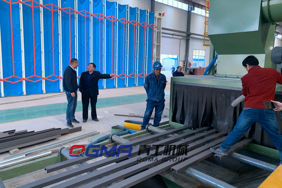 尊龙凯时人生就是搏钢结构抛丸机发往泰山集团举行现场验收试车