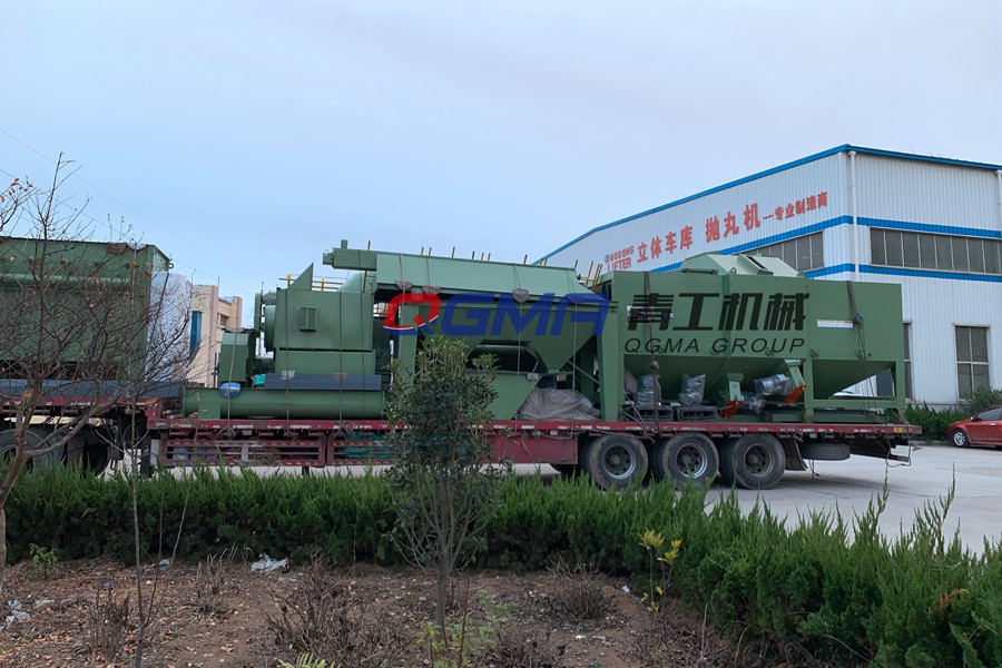 广州辊道通过式抛丸机正在举行装车发货——尊龙凯时人生就是搏机械